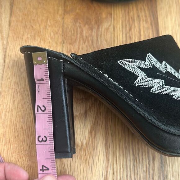 Donald J. Pliner Black Embroidered Suede Mule Western Heels Women’s 8.5M - Picture 12 of 12